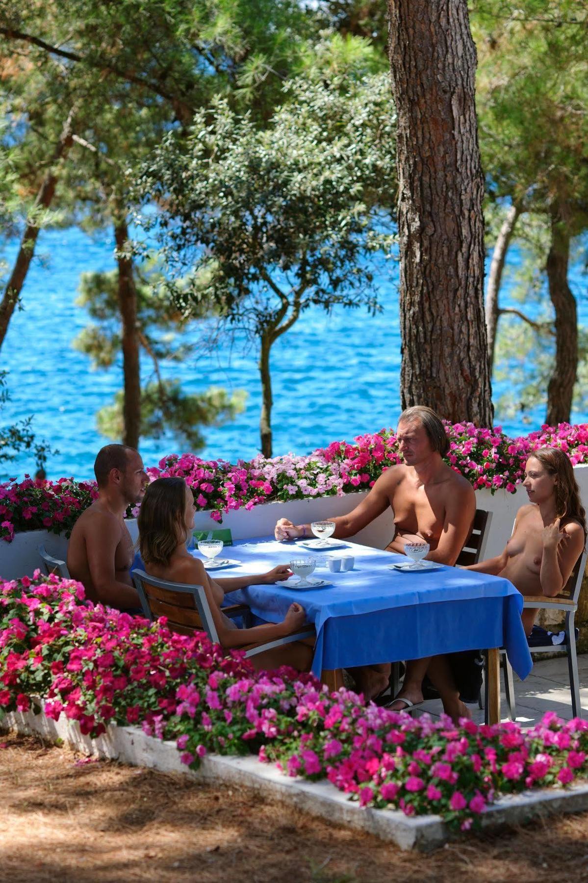 Maistra Select Koversada Naturist Apartments Vrsar Buitenkant foto