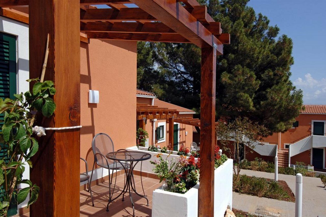 Maistra Select Koversada Naturist Apartments Vrsar Buitenkant foto