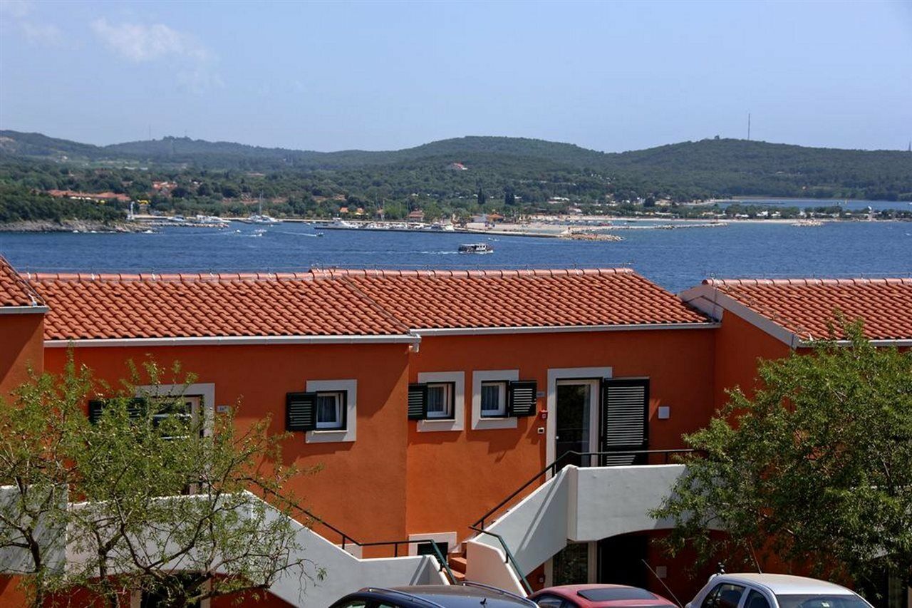 Maistra Select Koversada Naturist Apartments Vrsar Buitenkant foto